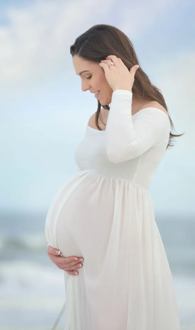 Purple-Hippo-Photography_Beach_maternity_neptune-beach