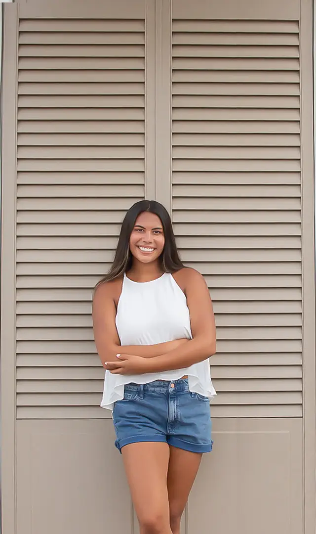 Janet-Chrys-Photography_Senior-Portraits_Jacksonville-Beach_window